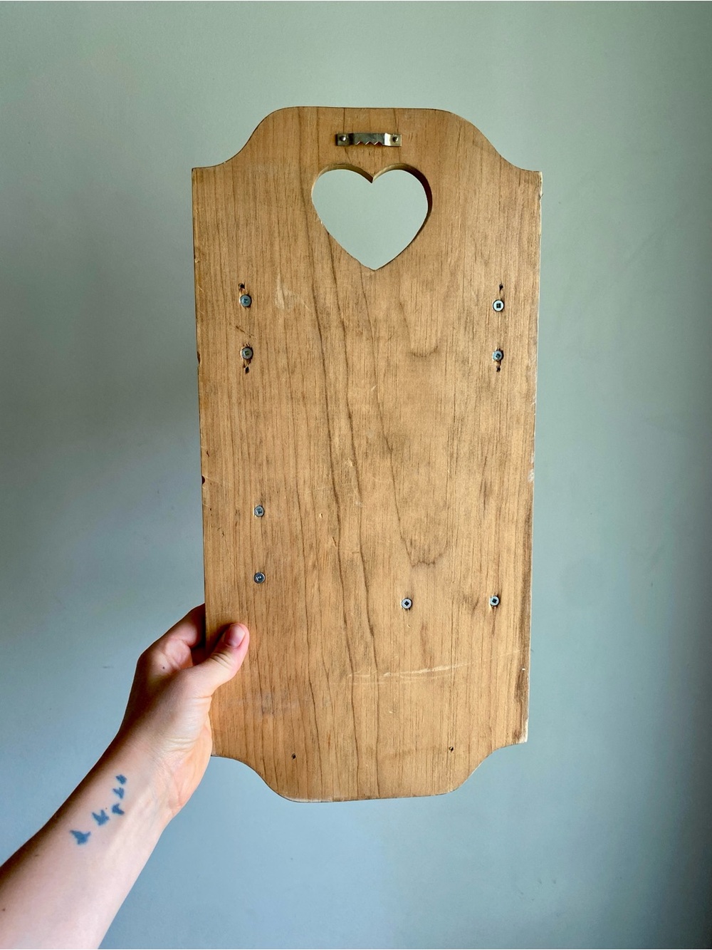 Rustic Natural Wood Wall Hook Rack w/ Heart Cutout (Basket & Vase Included) - Picture 5 of 7